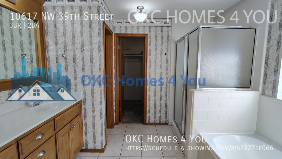 Beautiful 3 Bed + Office Home in Yukon off Route 66! property image