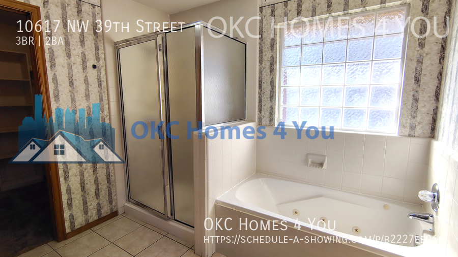 Beautiful 3 Bed + Office Home in Yukon off Route 66! property image