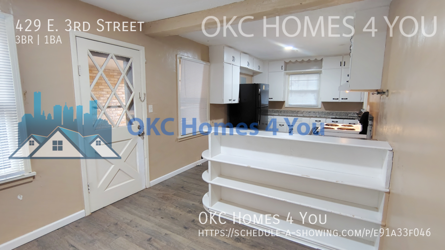 3 Bedroom, 1 Block South of UCO property image