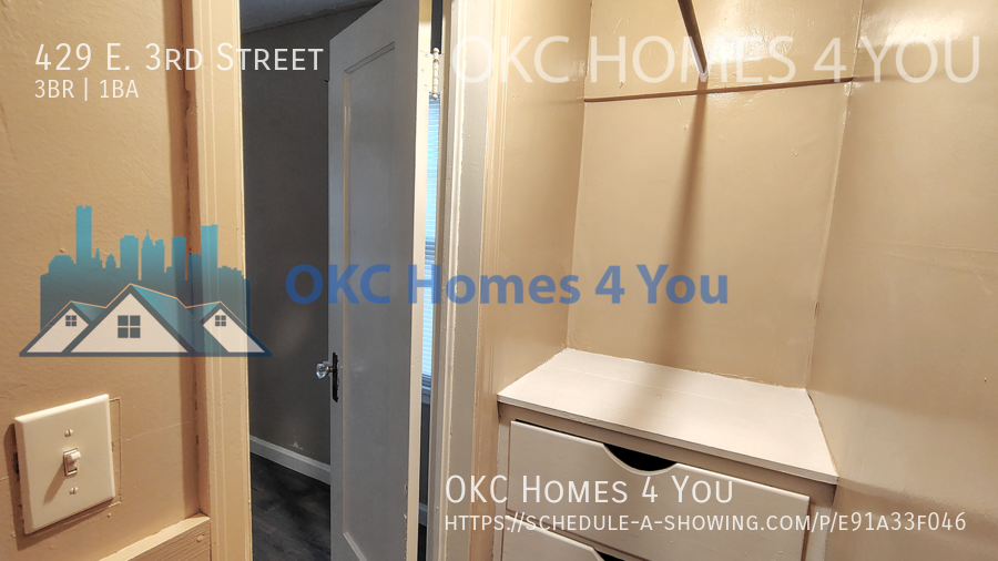 Be Home for the Holidays! 3 Bedroom, 1 Blk. So.of UCO - Save $500.00 off first full months rent. property image