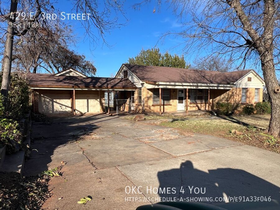 Be Home for the Holidays! 3 Bedroom, 1 Blk. So.of UCO - Save $500.00 off first full months rent. property image