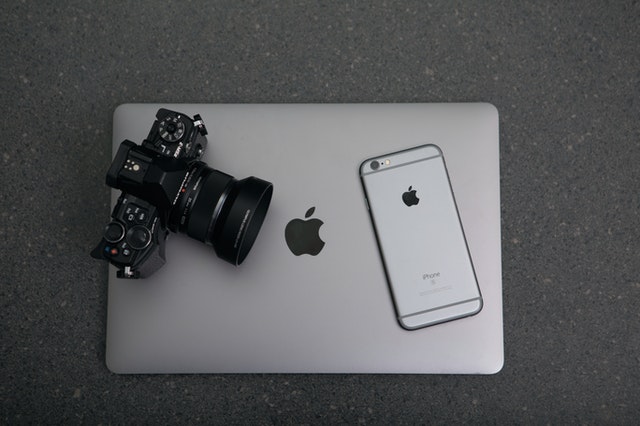 filming equipment for making a video tour