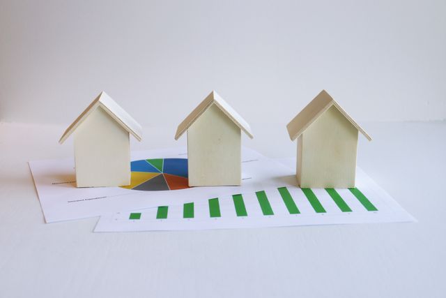 small house models on graphs and charts
